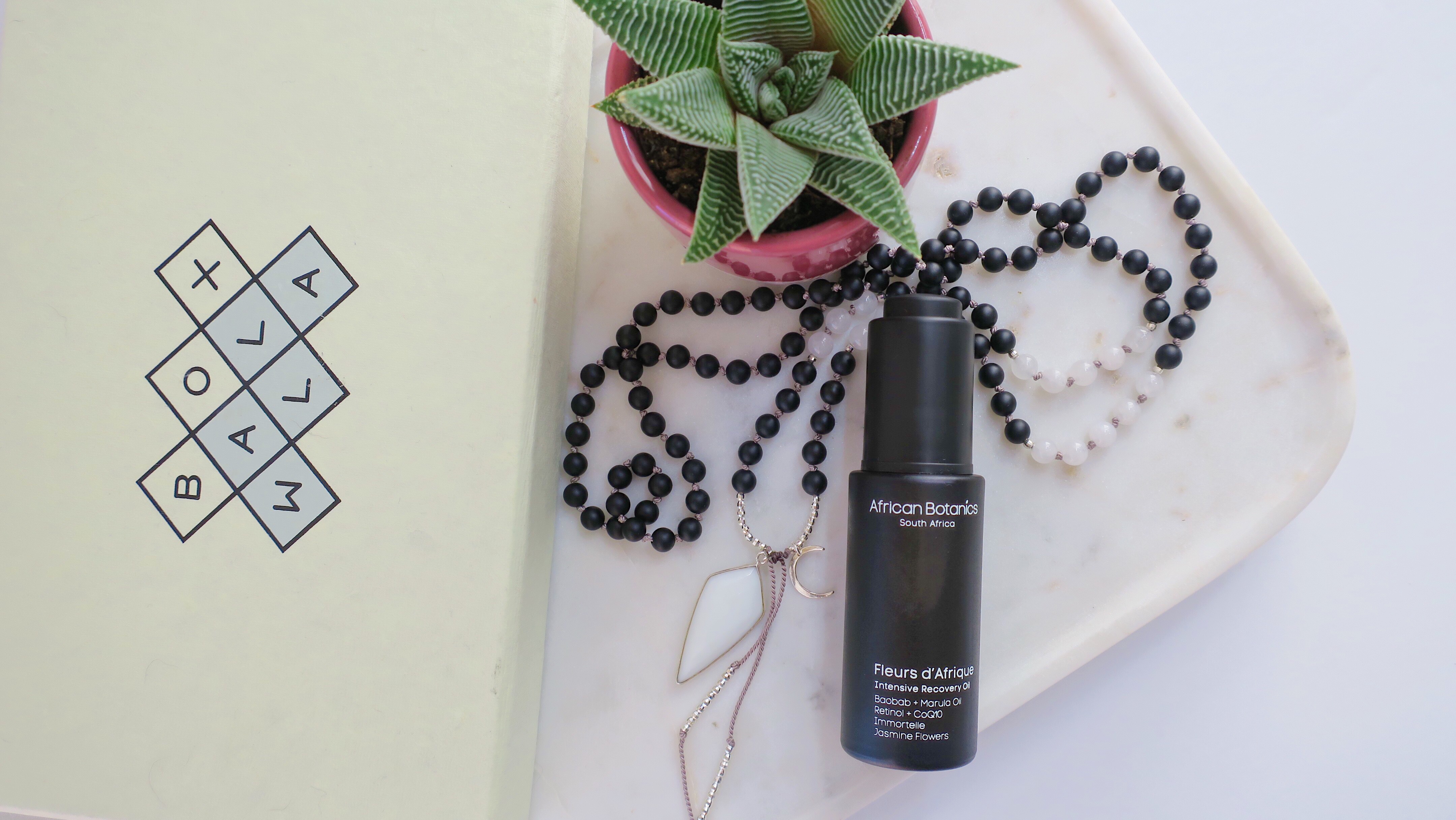 African botanics Fleurs d'Afrique clean non-toxic retinol flatlay- Felixinsideout