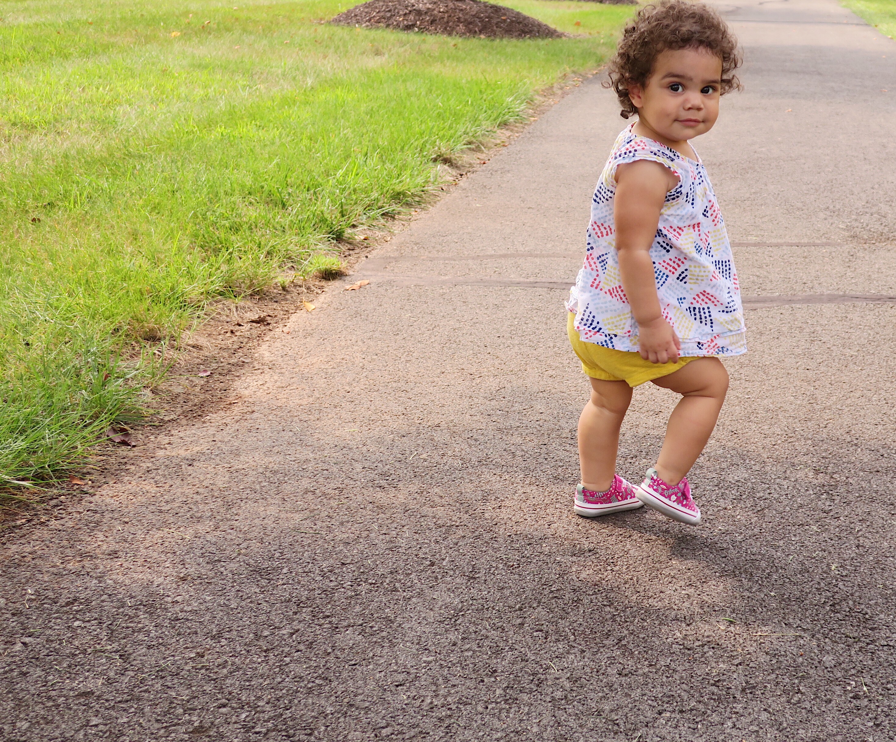 Ellie look back toddler style feat see kai run- Felixinsideout